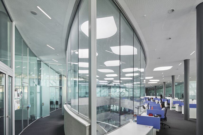 fuego light Puertas and fuego light Ventanas - Maison de la Paix, Ginebra located in Geneva, Suiza