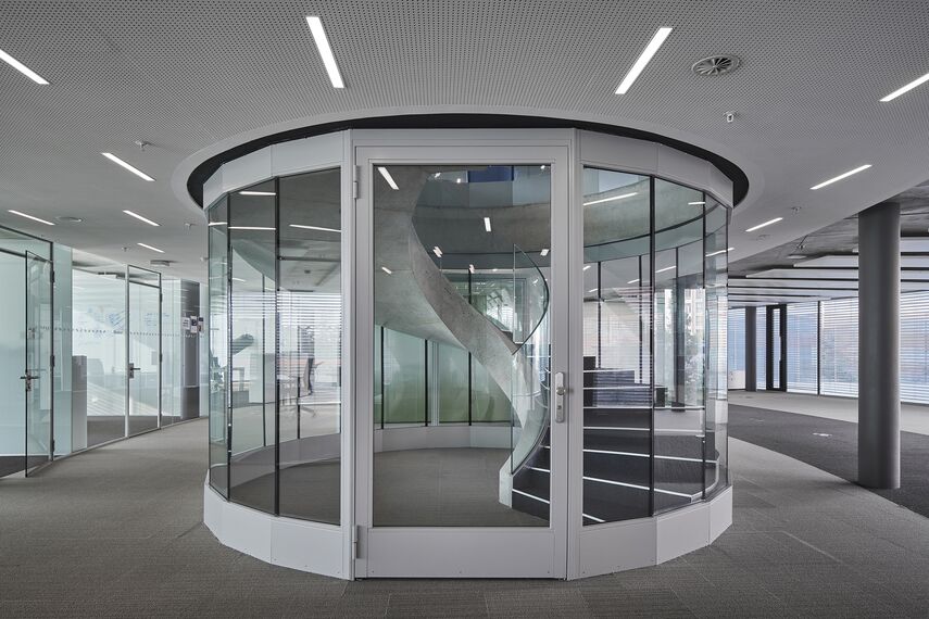 fuego light Puertas and fuego light Ventanas - Maison de la Paix, Ginebra located in Geneva, Suiza