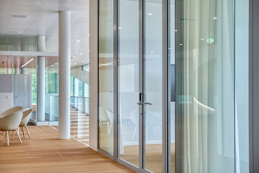 thermfix vario Fachadas, fuego light Puertas, fuego light Sistemas de correderas and unico Puertas - ECAvenir, Lausanne located in Lausanne, Suiza