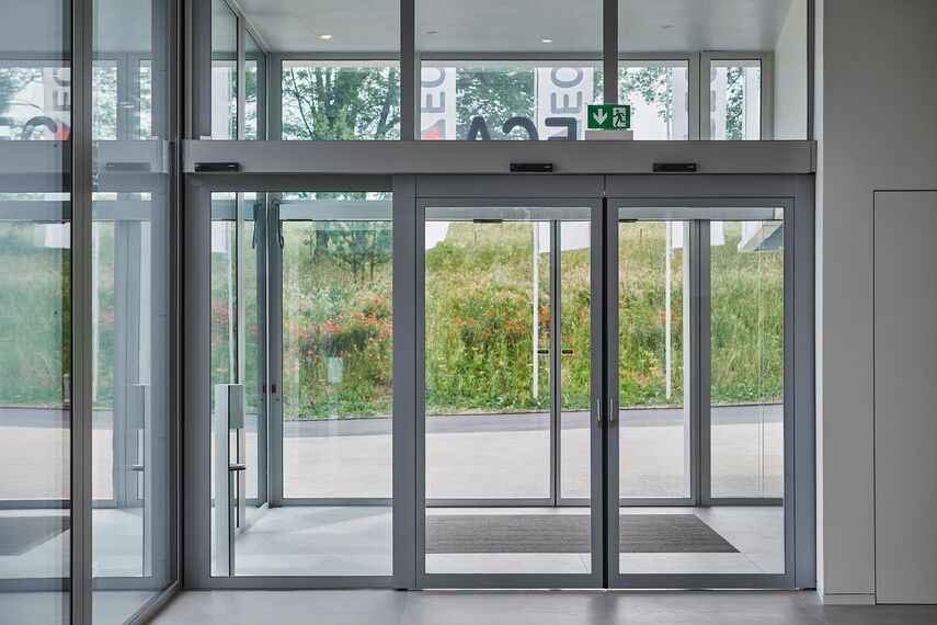 thermfix vario Fachadas, fuego light Puertas, fuego light Sistemas de correderas and unico Puertas - ECAvenir, Lausanne located in Lausanne, Suiza