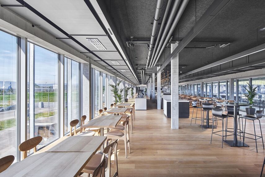 thermfix vario Fachadas, fuego light Ventanas, unico Puertas, fuego light Puertas and unico Ventanas - La Tuilière football stadium, Lausanne located in Lausanne, Suiza