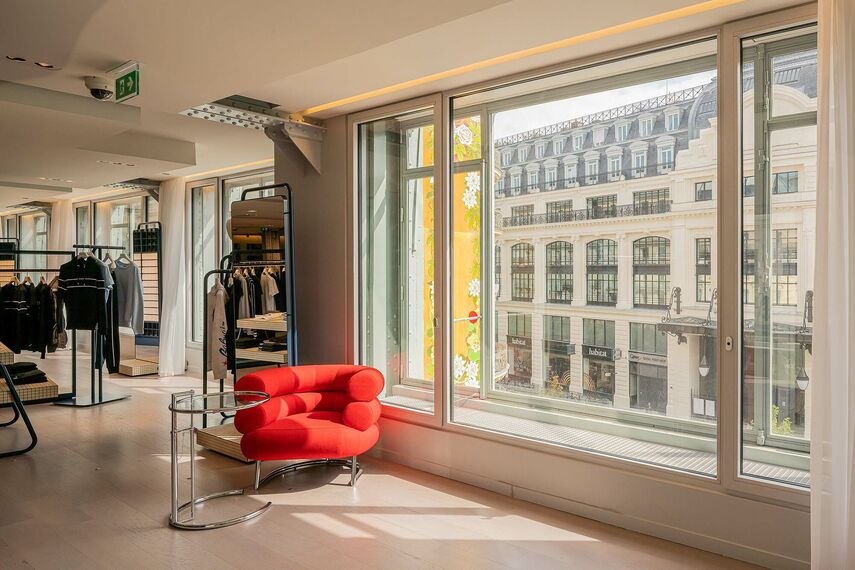 unico Ventanas, unico xs Ventanas and fuego light Puertas - La Samaritaine, Paris located in Paris, Francia