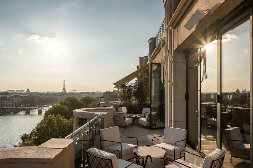 unico Ventanas, unico xs Ventanas and fuego light Puertas - La Samaritaine, Paris located in Paris, Francia