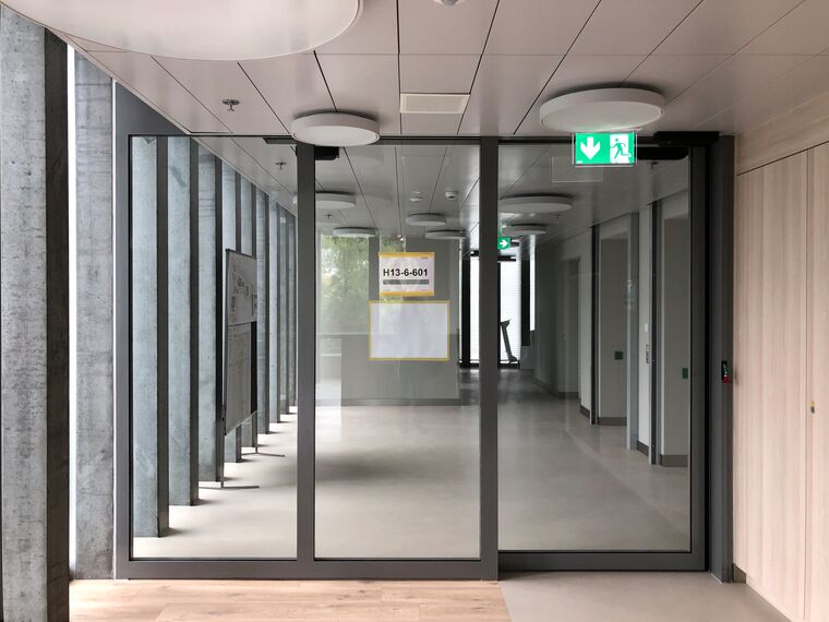 thermfix vario Fachadas, fuego light Puertas, unico Puertas and presto 50 Puertas - The Circle, Zurich located in Zürich, Suiza