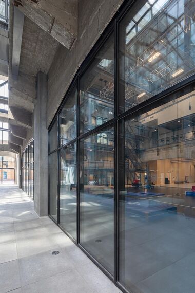 presto 50 Puertas, presto 50 Ventanas, unico xs Ventanas and thermfix vario Fachadas - Fenix I, Rotterdam located in Rotterdam, los Países Bajos