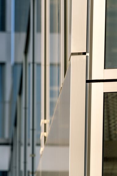 thermfix vario Fachadas, fuego light Puertas, unico Puertas and presto 50 Puertas - The Circle, Zurich located in Zürich, Suiza