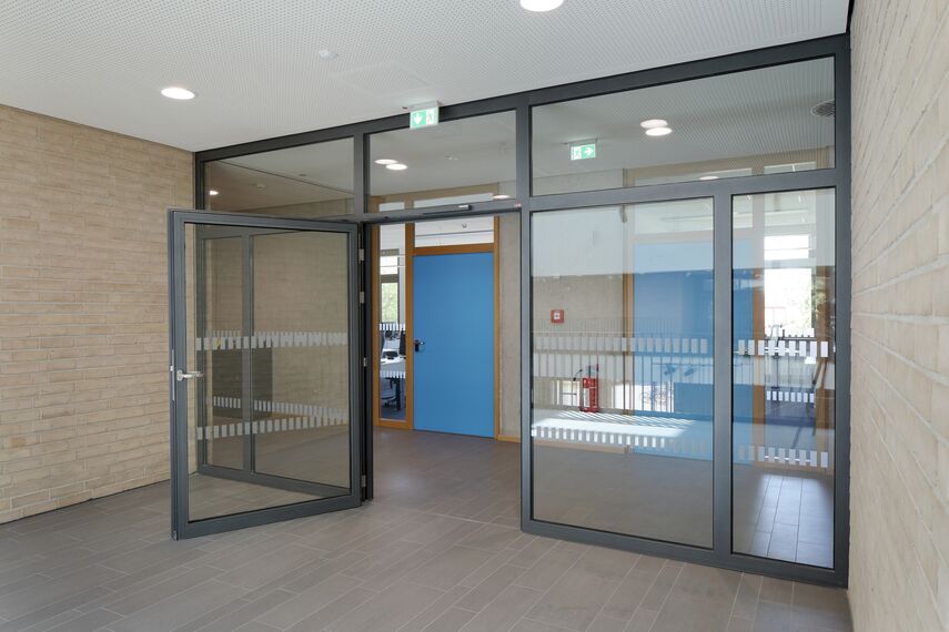 fuego light Ventanas, fuego light Puertas, presto 60s Puertas and presto 50 Puertas - Centro de formación vocacional BBZ Dithmarschen located in Heide, Alemania