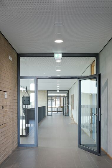 fuego light Ventanas, fuego light Puertas, presto 60s Puertas and presto 50 Puertas - Centro de formación vocacional BBZ Dithmarschen located in Heide, Alemania