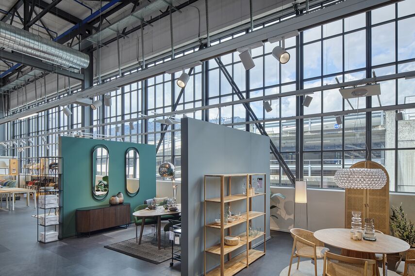 unico xs Ventanas - Factory floors in the Salzhaus, Biel located in Biel, Suiza