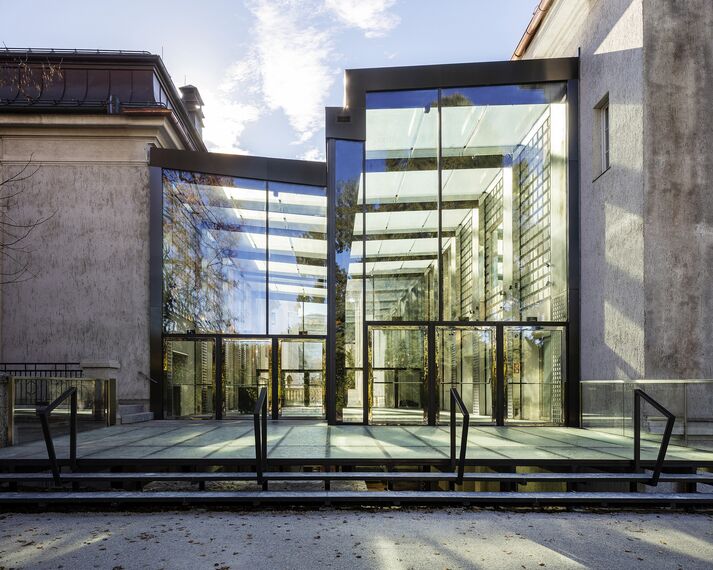 unico Puertas - Los nuevos vestíbulos del Mozarteum, Salzburgo located in Salzburg, Austria