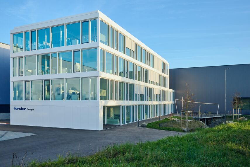 unico Ventanas, fuego light Puertas, thermfix vario Fachadas, unico Puertas, fuego light Sistemas de correderas, unico Sistemas de correderas and presto xs Puertas - Forster Campus, Romanshorn located in Romanshorn, Suiza