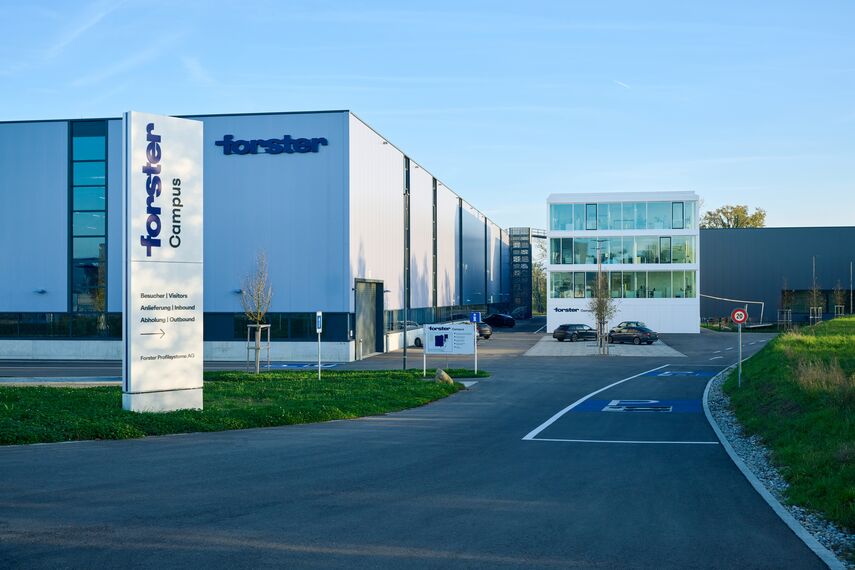 unico Ventanas, fuego light Puertas, thermfix vario Fachadas, unico Puertas, fuego light Sistemas de correderas, unico Sistemas de correderas and presto xs Puertas - Forster Campus, Romanshorn located in Romanshorn, Suiza