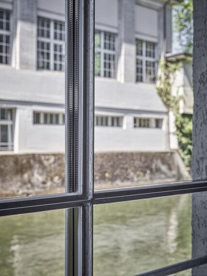 unico Puertas and unico xs Ventanas - Conversión del edificio Papieri en Cham located in Cham, Suiza