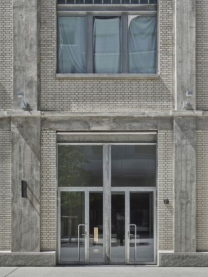 unico Puertas and unico xs Ventanas - Conversión del edificio Papieri en Cham located in Cham, Suiza