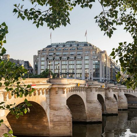 unico Ventanas, unico xs Ventanas and fuego light Puertas - La Samaritaine, Paris located in Paris, Francia