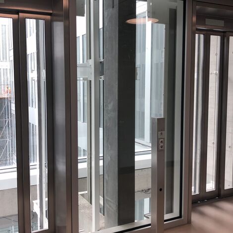 thermfix vario Fachadas, fuego light Puertas, unico Puertas and presto 50 Puertas - The Circle, Zurich located in Zürich, Suiza