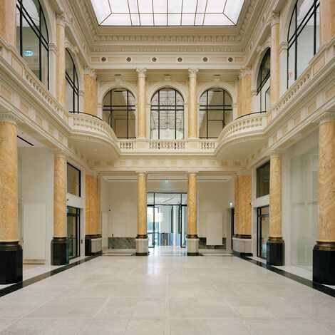 unico Ventanas, fuego light Puertas and presto 50 Puertas - Jungfernstieg, Hamburg located in Hamburg, Alemania