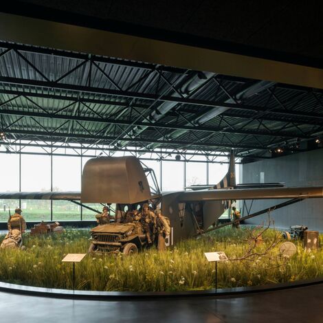 unico Puertas and thermfix light Fachadas - Museo Airborne, Sainte-Mère-Église