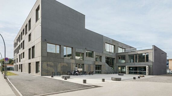 fuego light Puertas, fuego light Sistemas de correderas, presto 50 Puertas, presto 50 Ventanas and unico Puertas - Smart City, Graz located in Graz, Austria