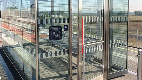 presto 50 Puertas - ÖBB waiting booth located in Graz, Austria